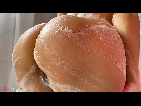 ❤️ Brunette o ipholla litho tsa botona kapa botšehali ho li khotsofatsa Pussy e nang le Vibrator ho ea ho Intense Orgasm in Shower Lintho tsa bootsoa tsa boleng ho st.elitemangas.top ﹏